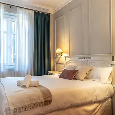 Aston - Amplio Y Centrico