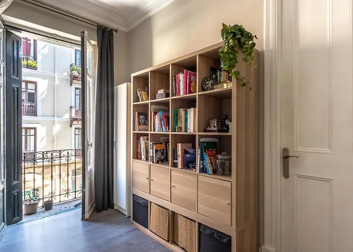 Aston - Amplio Y Centrico *