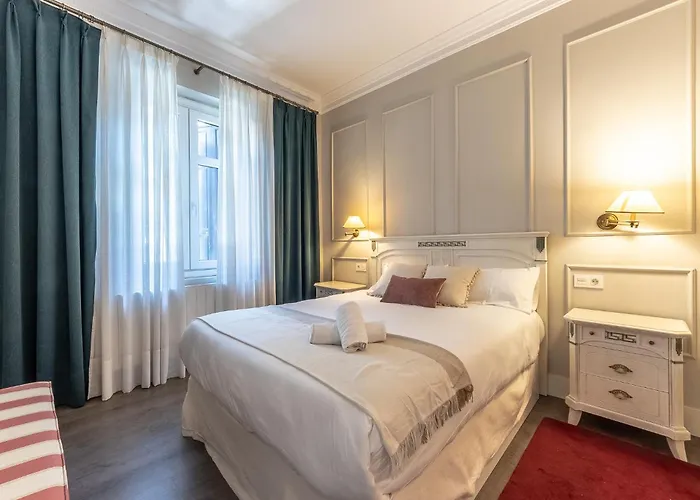 Aston - Amplio Y Centrico *