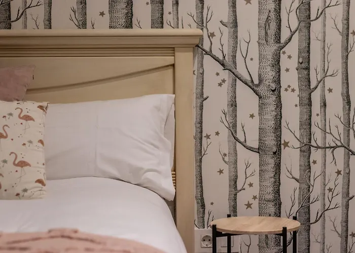 Aston - Amplio Y Centrico