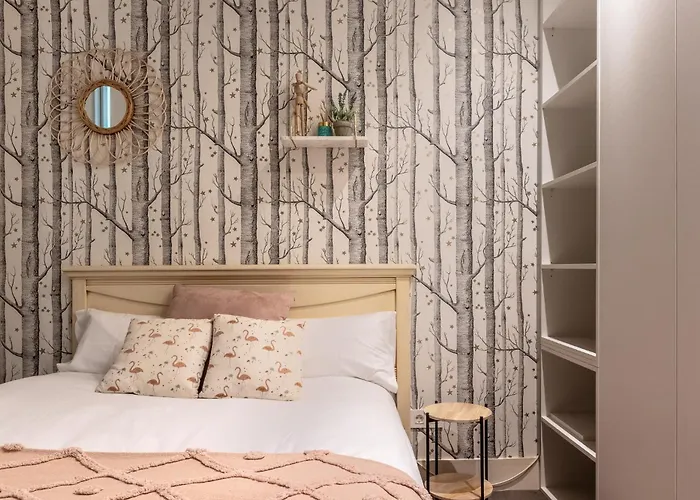 Aston - Amplio Y Centrico * Μπιλμπάο