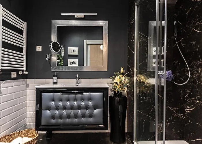 Aston - Amplio Y Centrico